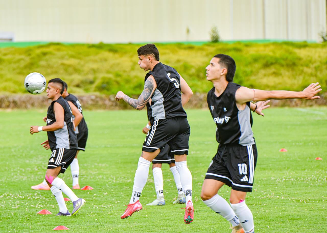 Caciques Boyacá FC — entrenamiento táctico del plantel